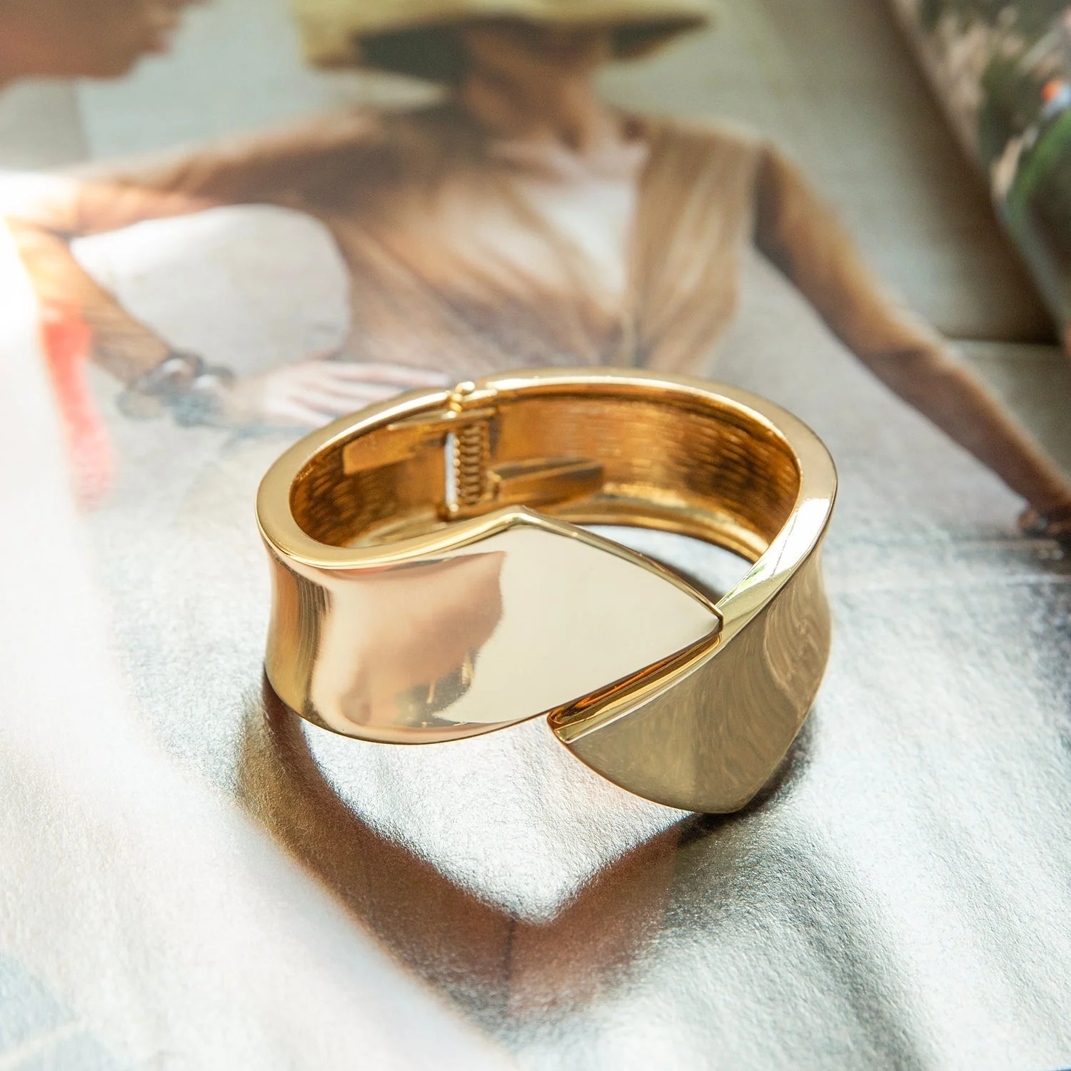 Alexandra overlapping cuff - Image 6